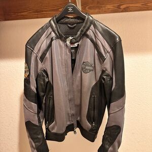 Harley-Davidson Men's Black and Gray Bomber Jacket